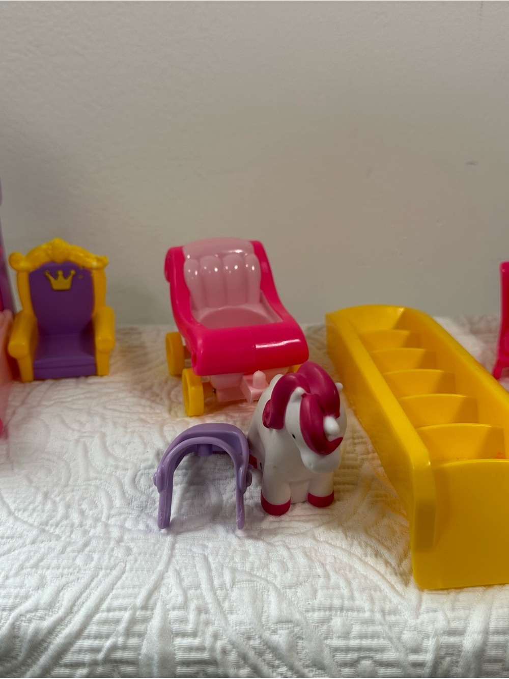 Fisher-Price Little People Princess Castle Playset w Figures & Accessories 13pc - Picture 11 of 15